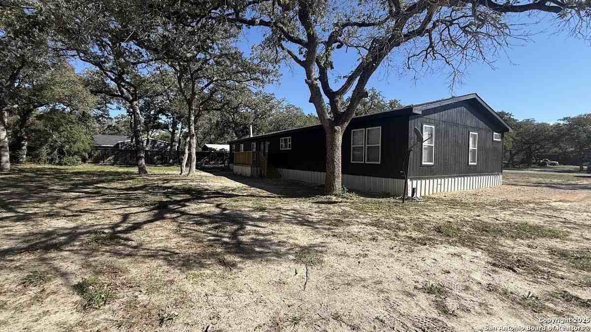 219 Hickory Hill Dr - Photo 3 of 12