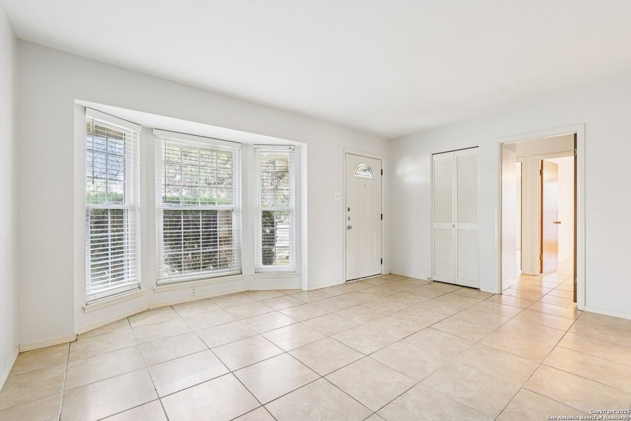 5702 Gabor Dr - Photo 6 of 29