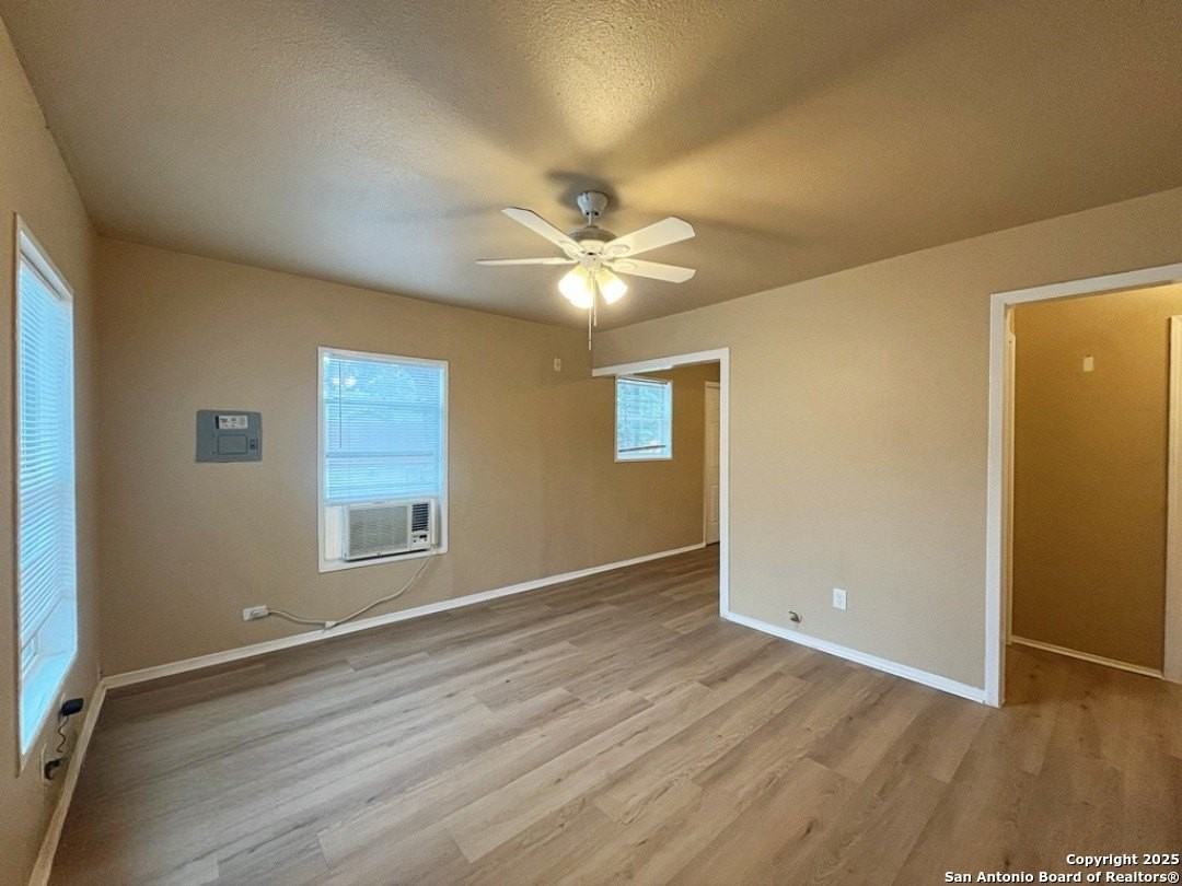 1029 Essex Street - Photo 7 of 29