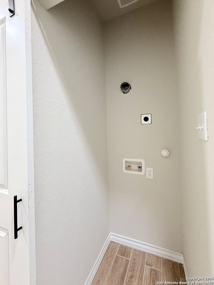 3274 Interstate 35 N Unit 1 #1 - Photo 5 of 20