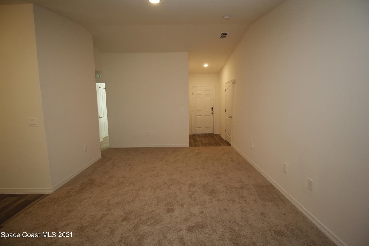 1825 Tulane Ave Se - Photo 3 of 15