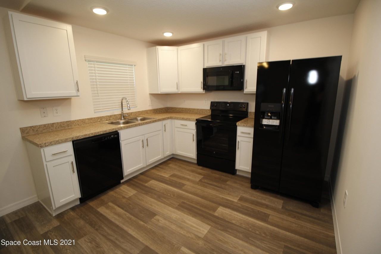 1825 Tulane Ave Se - Photo 5 of 15