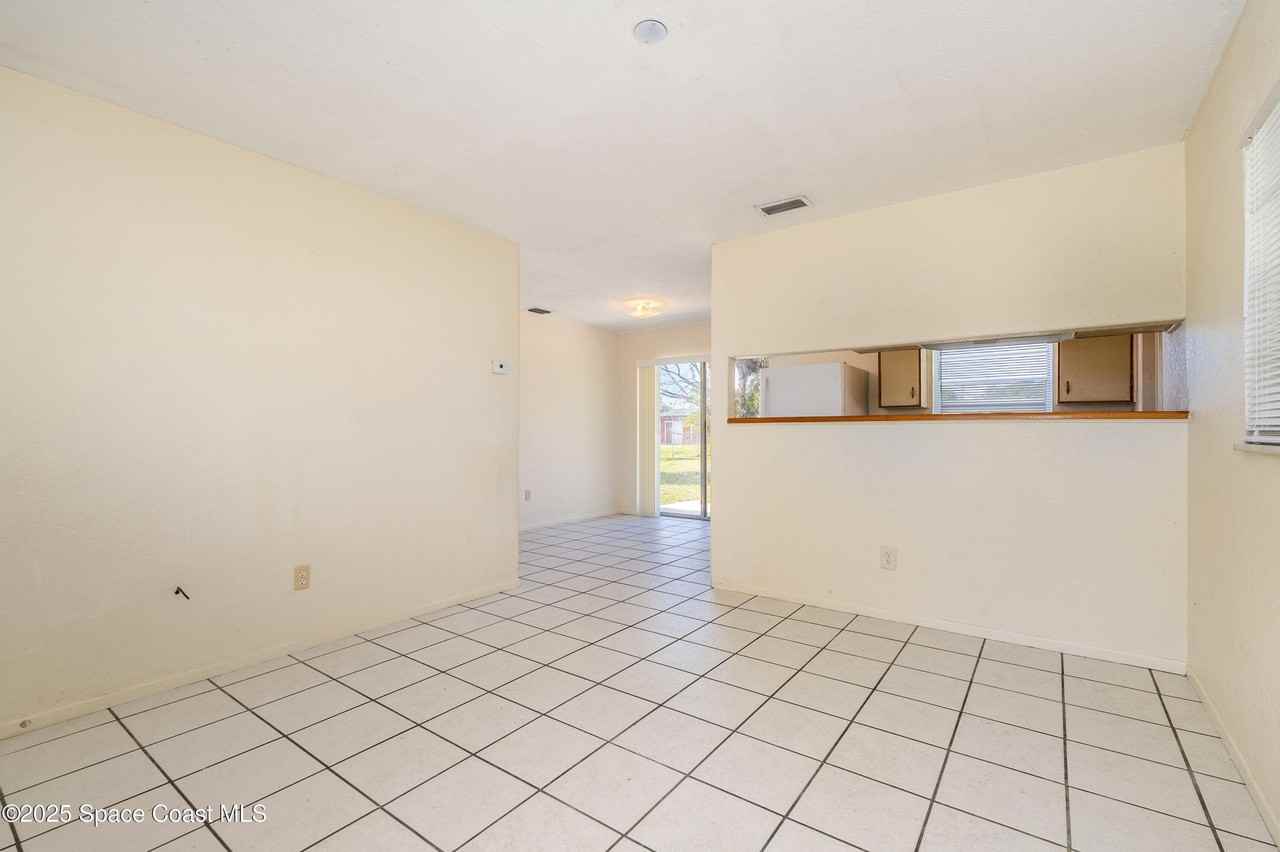 557 Cox Street - Photo 4 of 20