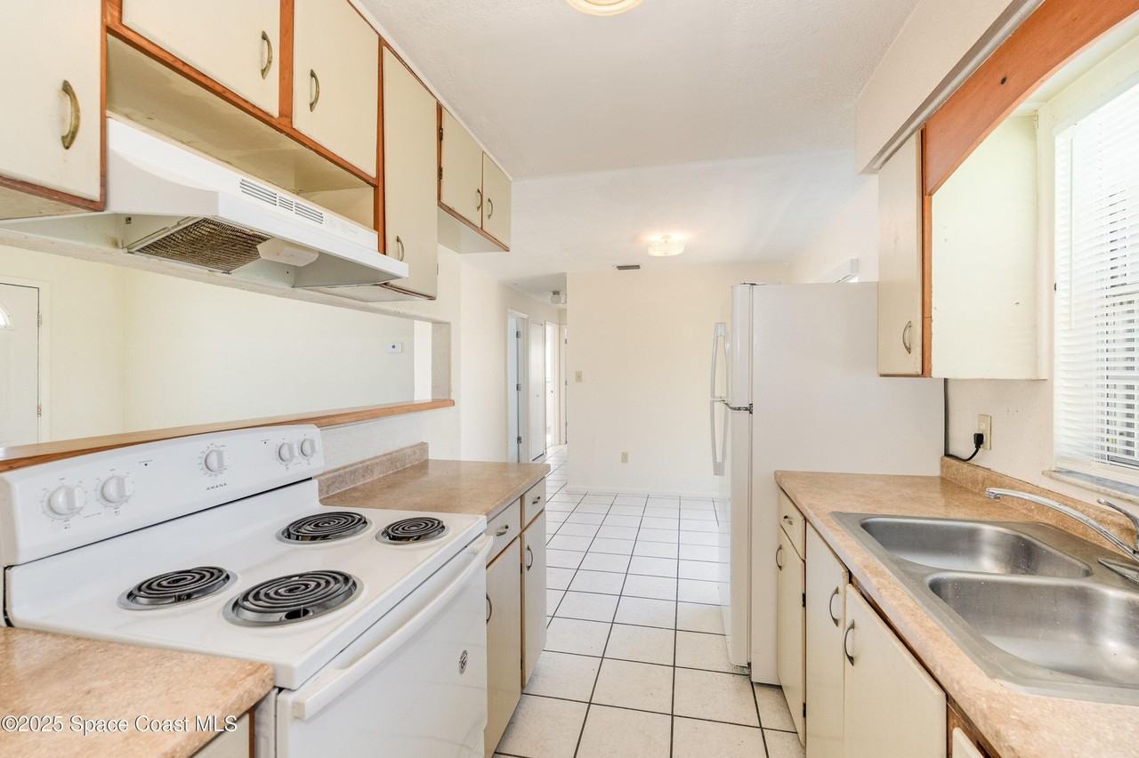 557 Cox Street - Photo 6 of 20