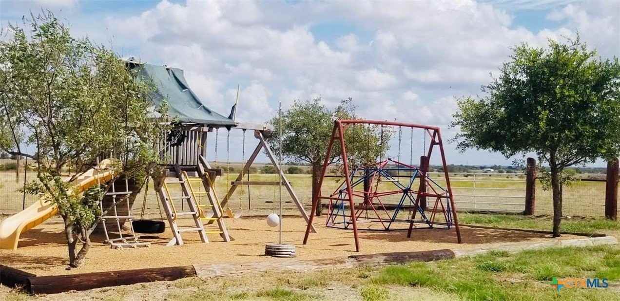 12300 Farm-to-Market Road 1105 - Photo 6 of 27