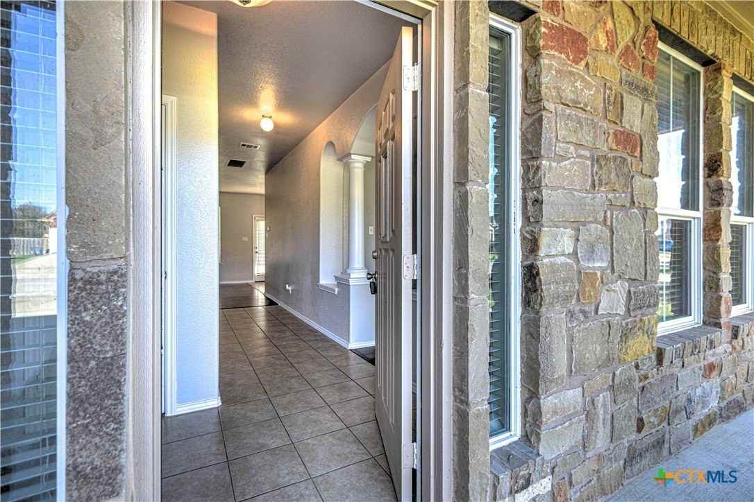 1011 Sugar Brook Dr - Photo 3 of 34