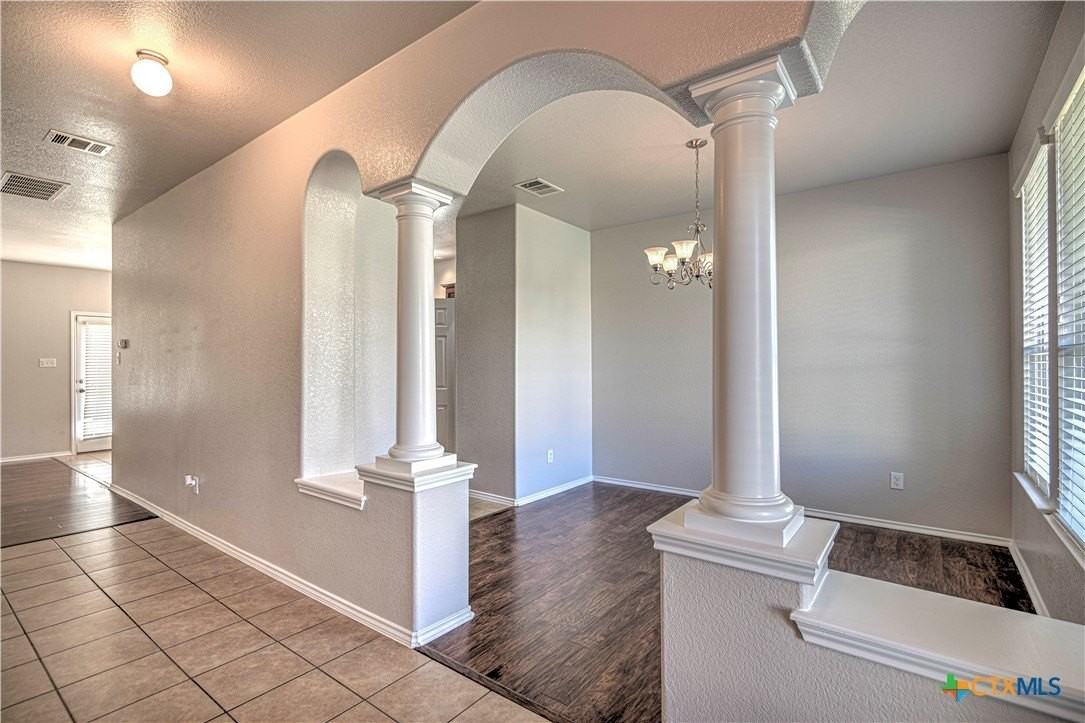 1011 Sugar Brook Dr - Photo 4 of 34