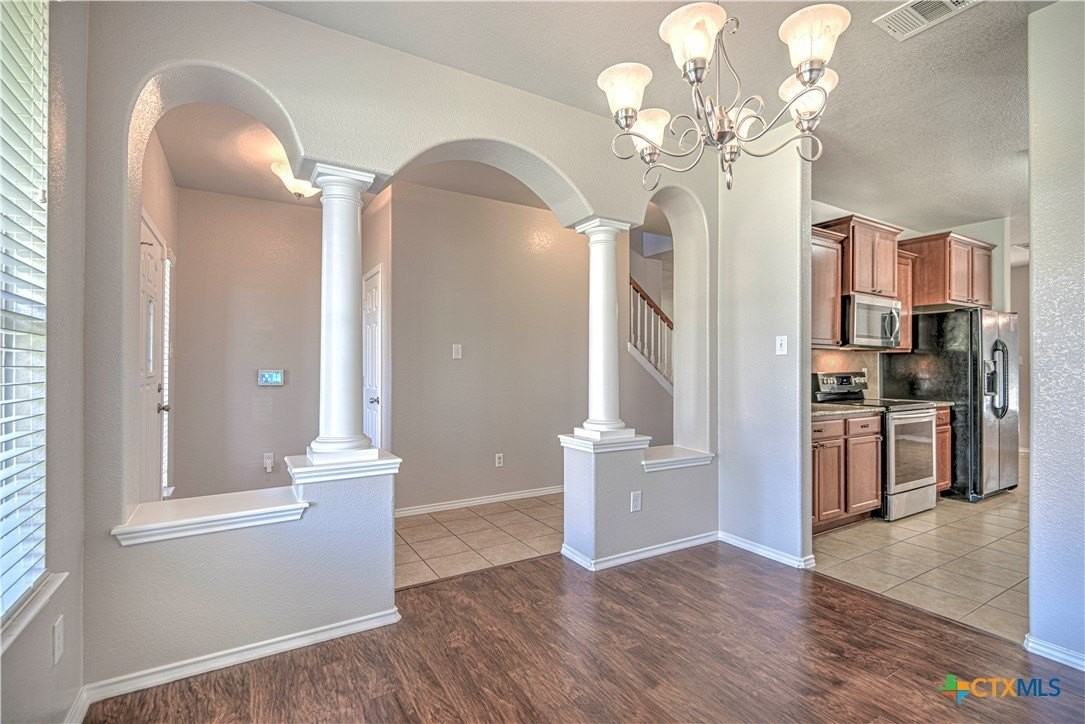 1011 Sugar Brook Dr - Photo 7 of 34