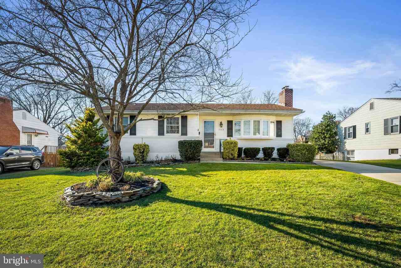 2112 Suburban Greens Drive - Photo 3 of 39