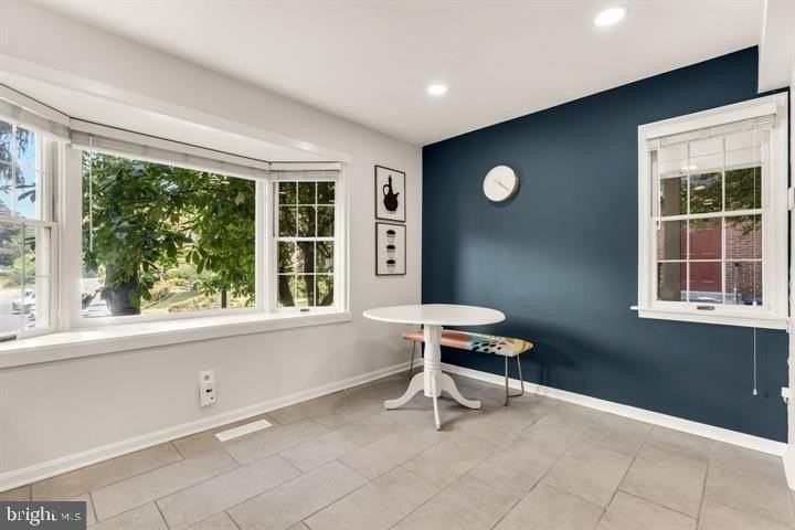 10855 Lockwood Drive - Photo 5 of 38