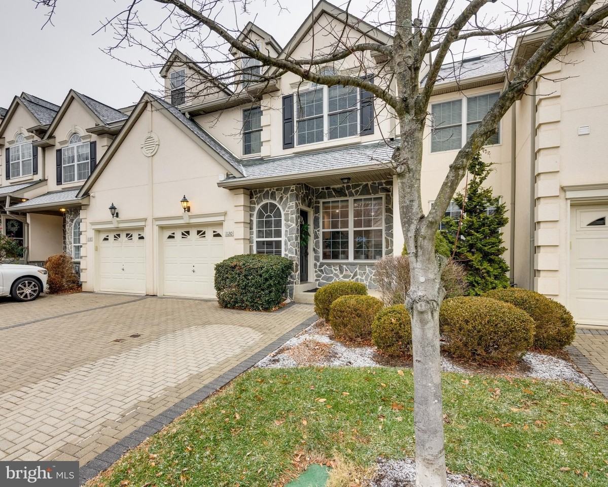 1120 Brian's Way - Photo 2 of 30