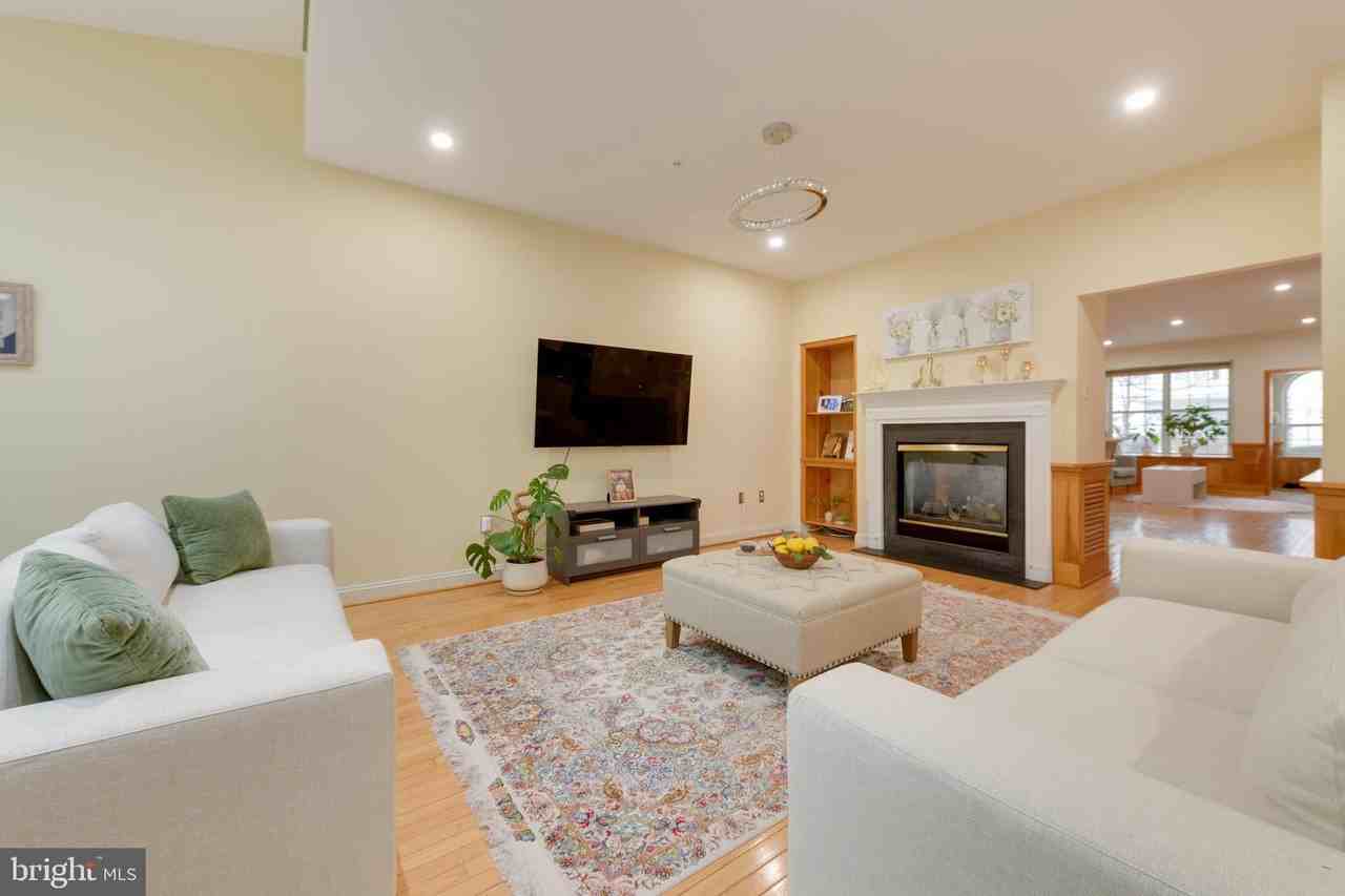 1120 Brian's Way - Photo 3 of 30