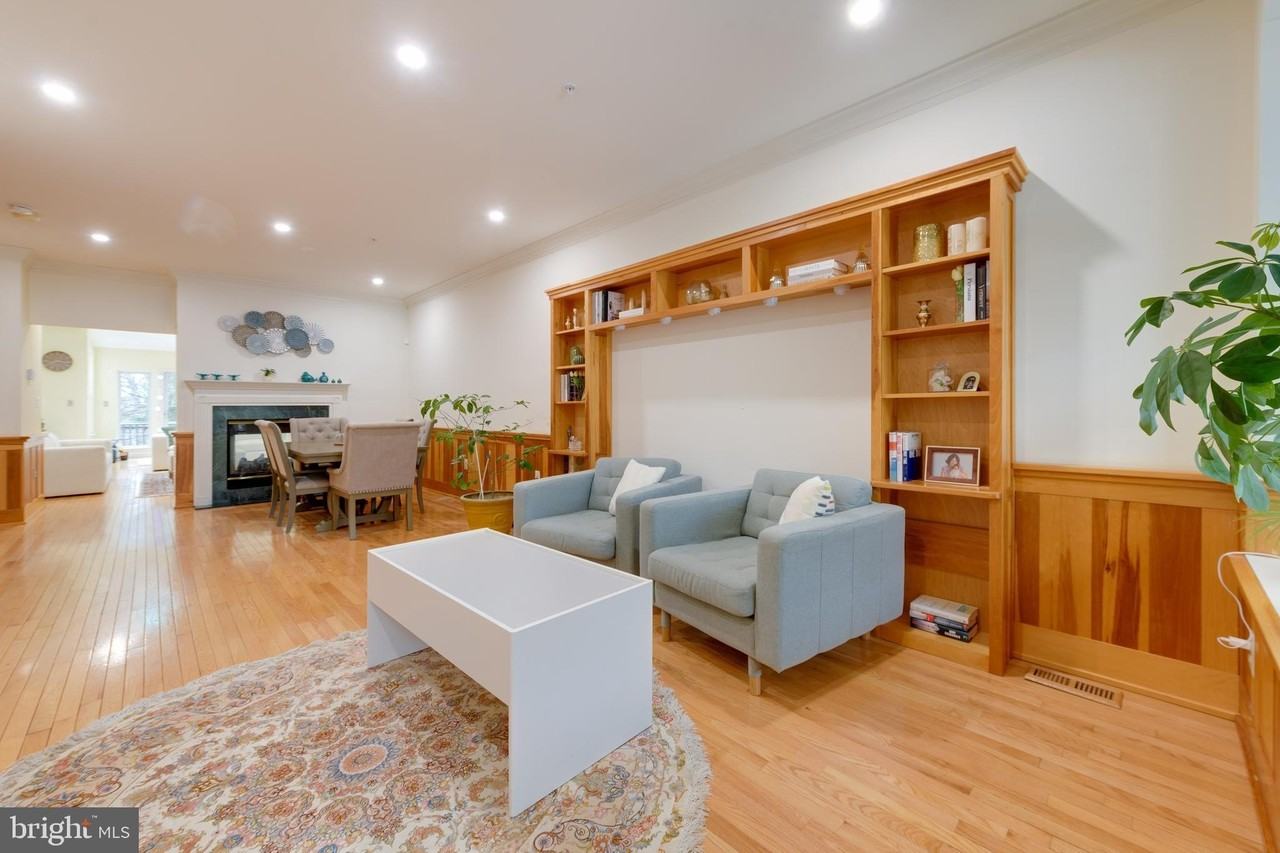 1120 Brian's Way - Photo 4 of 30