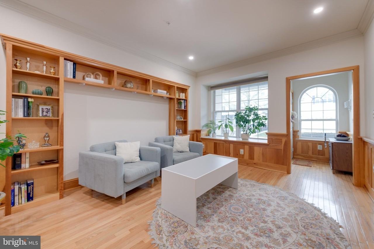 1120 Brian's Way - Photo 5 of 30