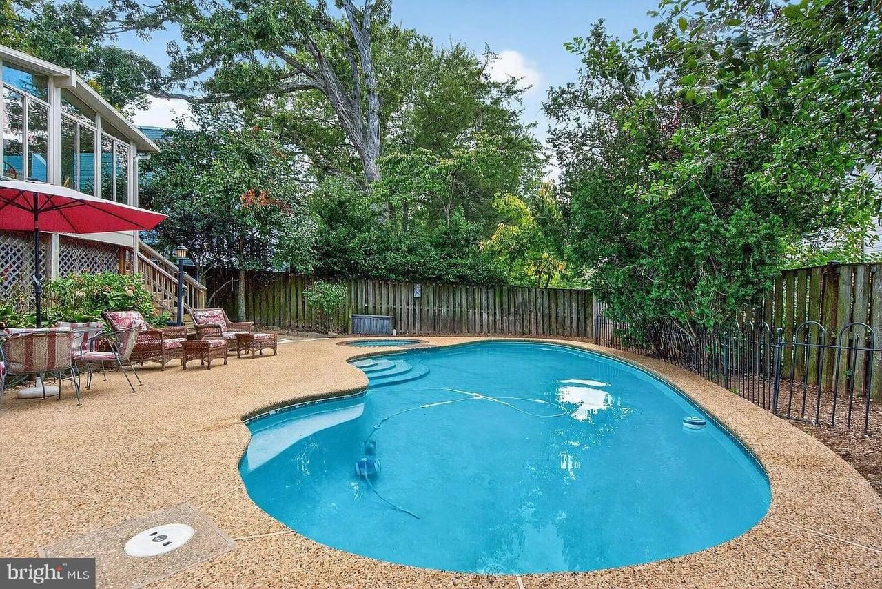 5713 19th St N - Photo 3 of 29