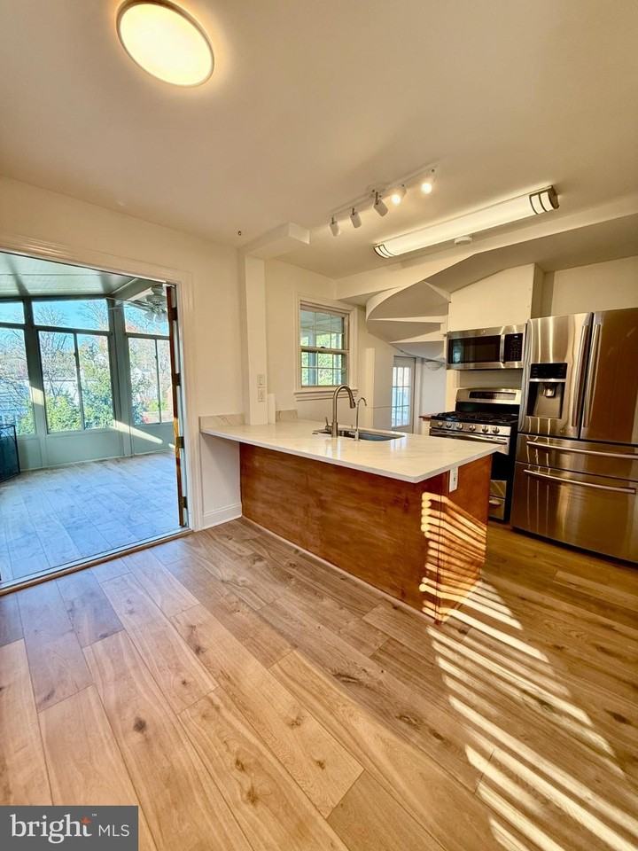 5713 19th St N - Photo 4 of 29