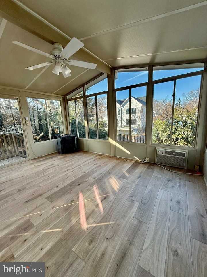 5713 19th St N - Photo 7 of 29