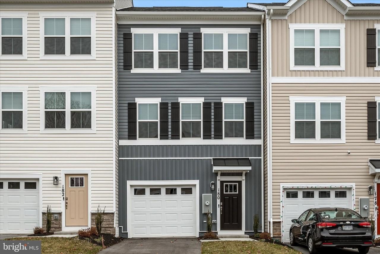 180 Munsee Cir - Photo 2 of 17