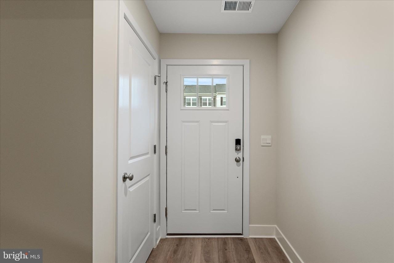 180 Munsee Cir - Photo 3 of 17