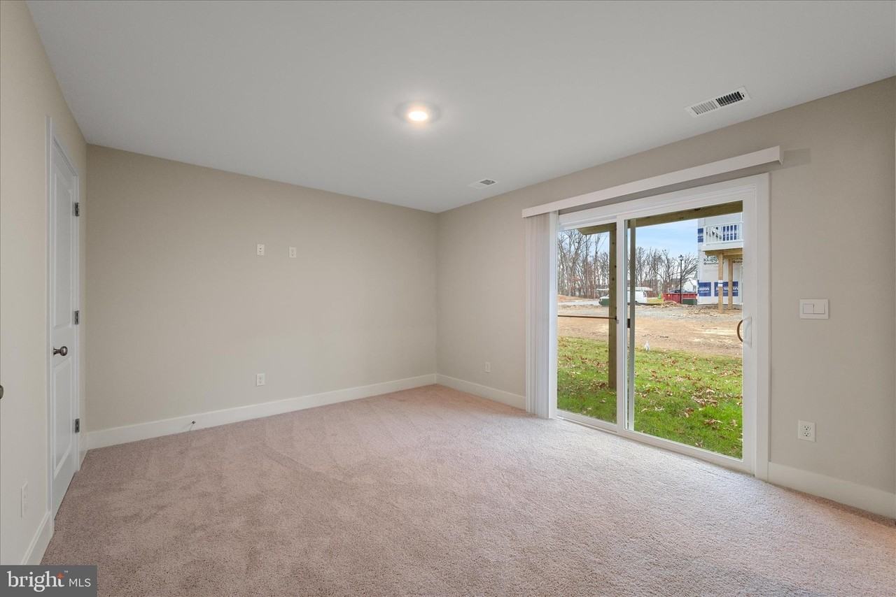 180 Munsee Cir - Photo 4 of 17