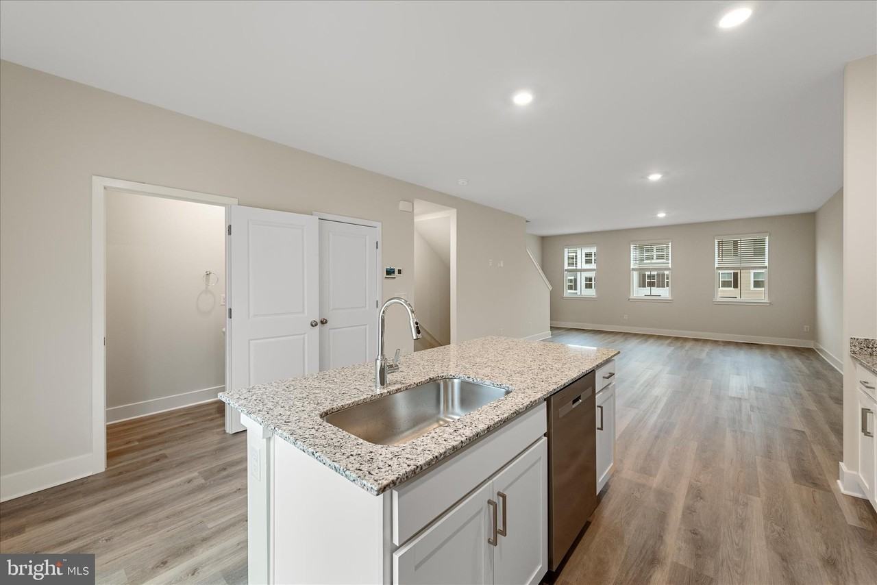 180 Munsee Cir - Photo 7 of 17