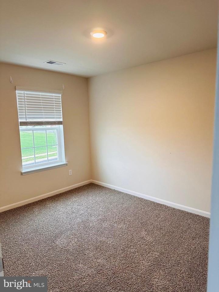 106 Gossard Way - Photo 3 of 16