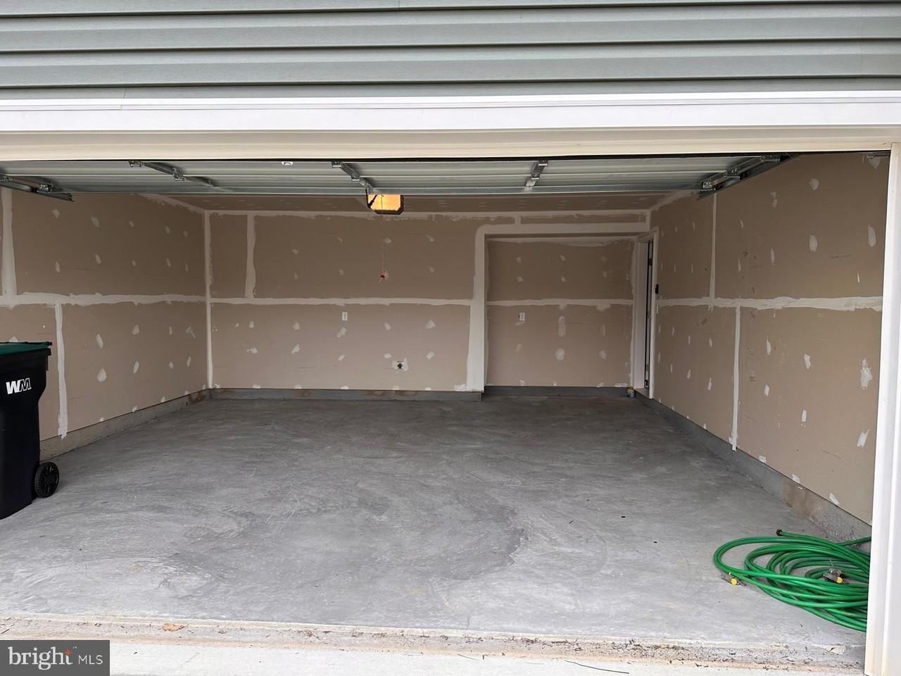 106 Gossard Way - Photo 7 of 16