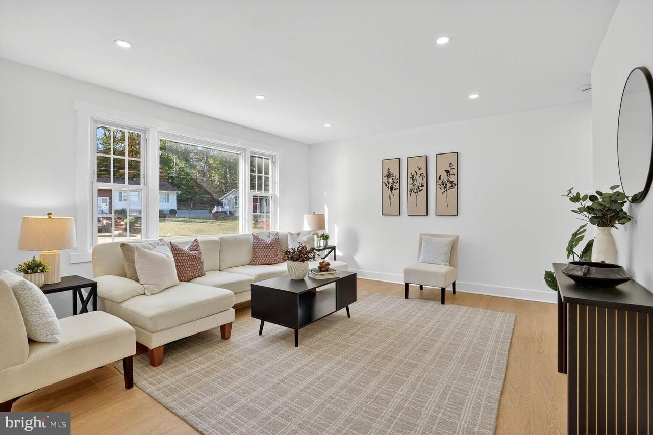 8915 Sylvania Street - Photo 3 of 32