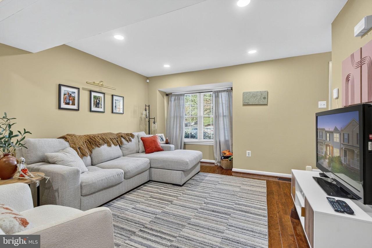 5429 Quest Court - Photo 2 of 43