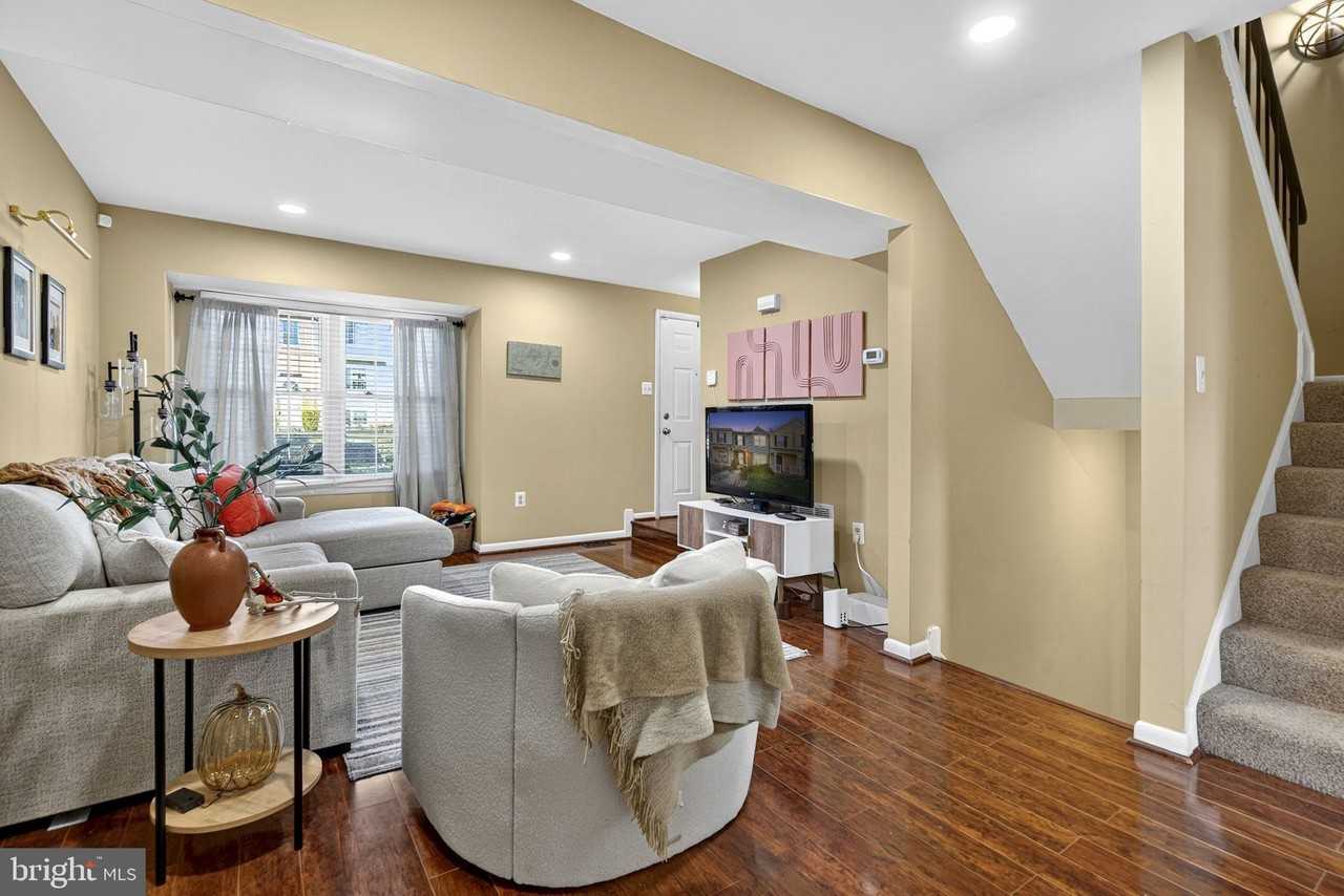 5429 Quest Court - Photo 5 of 43