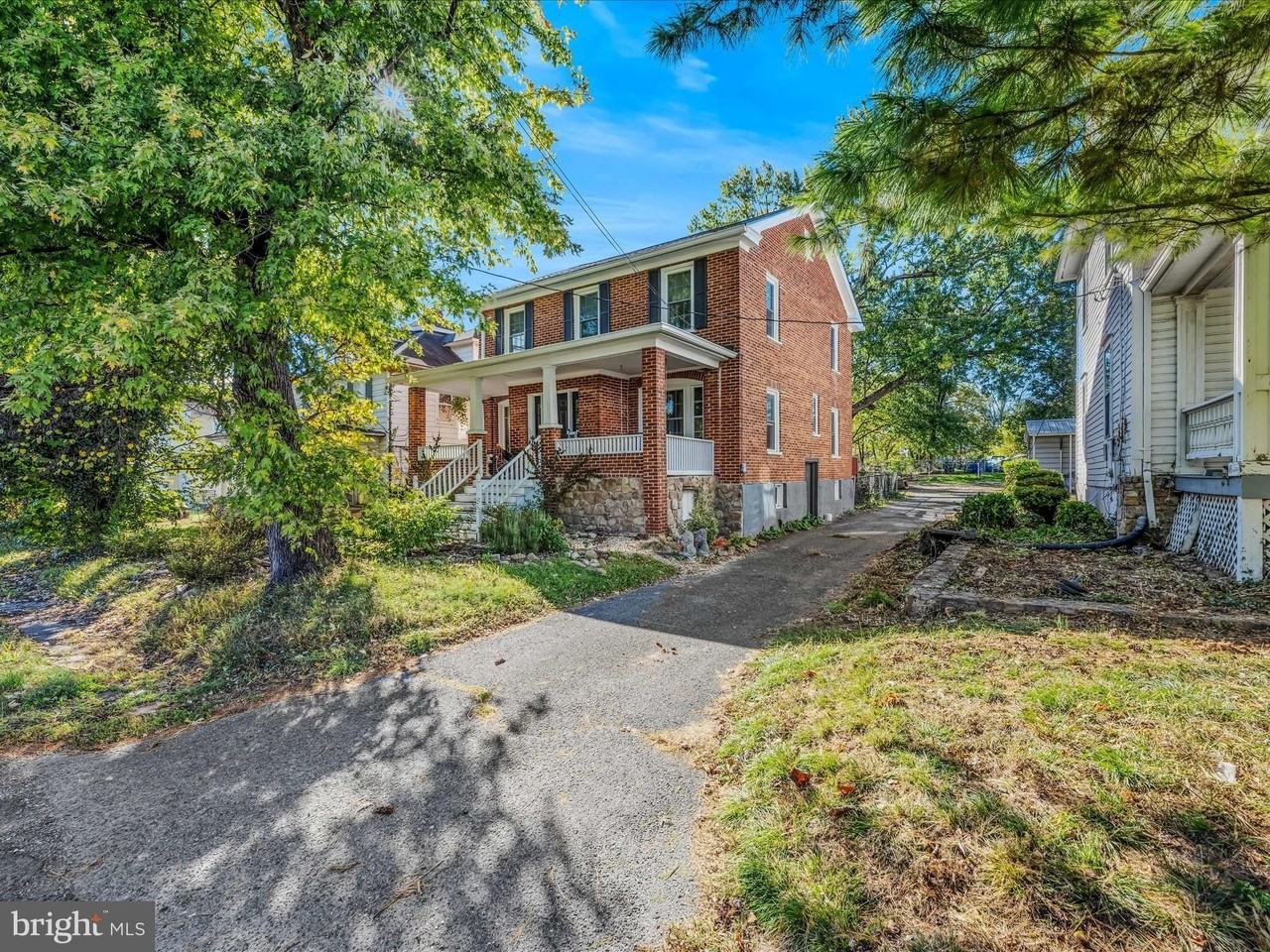 9872 Winchester Avenue - Photo 2 of 46