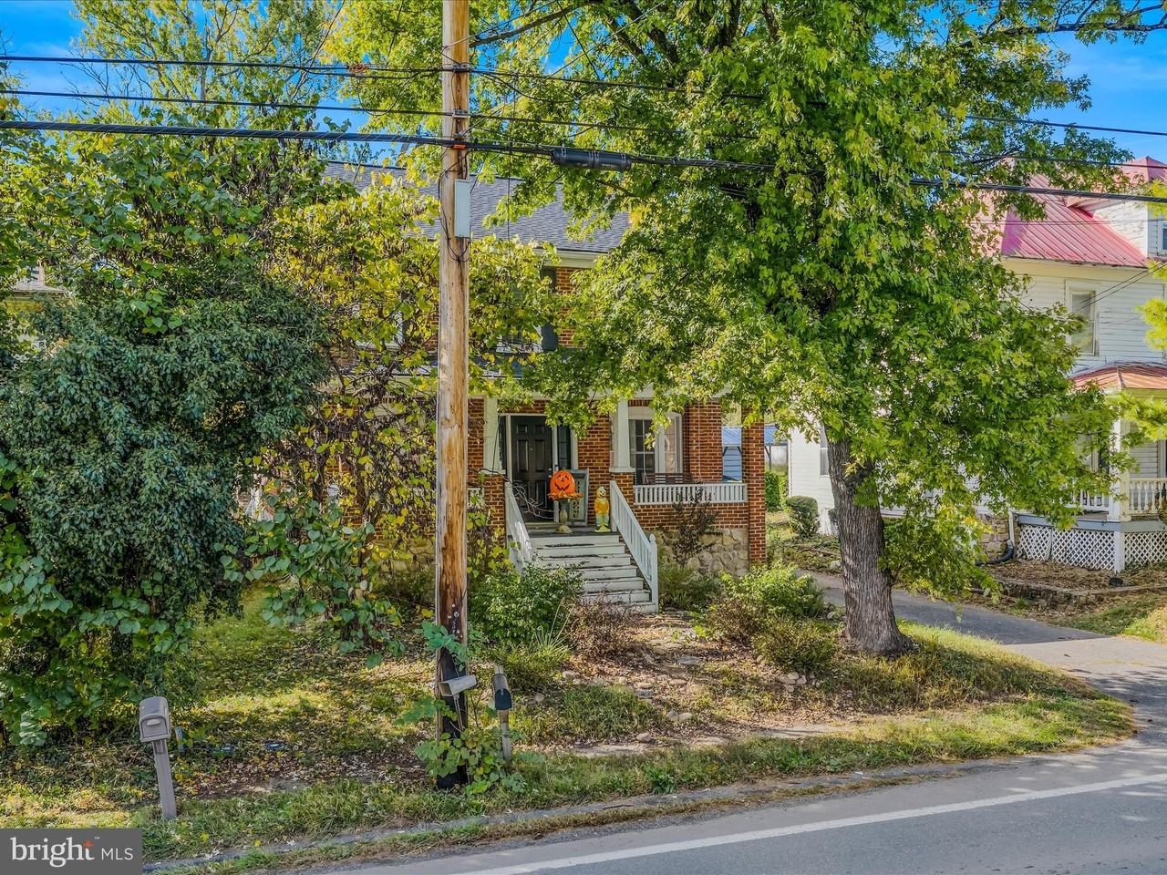 9872 Winchester Avenue - Photo 3 of 46