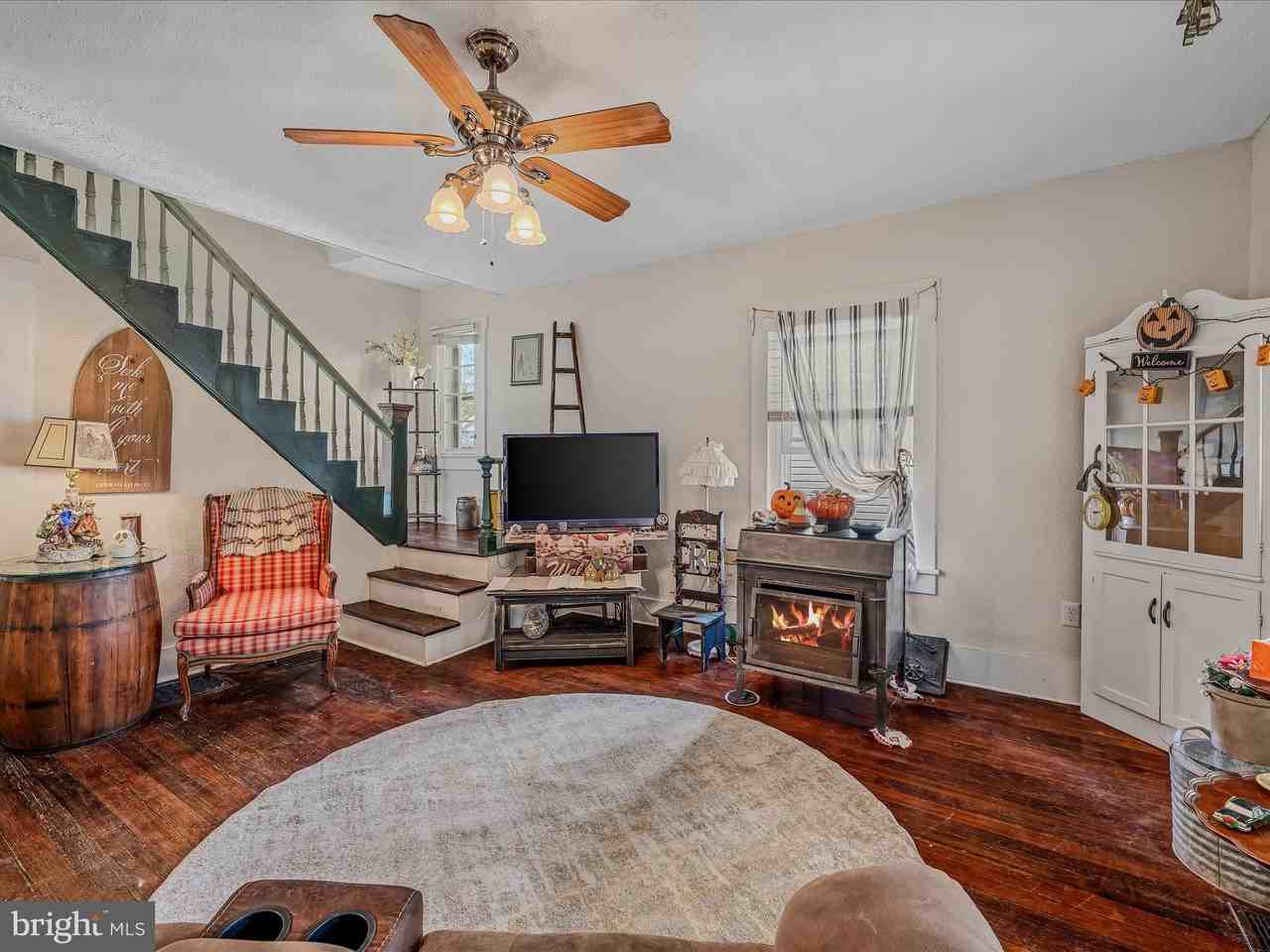 9872 Winchester Avenue - Photo 4 of 46