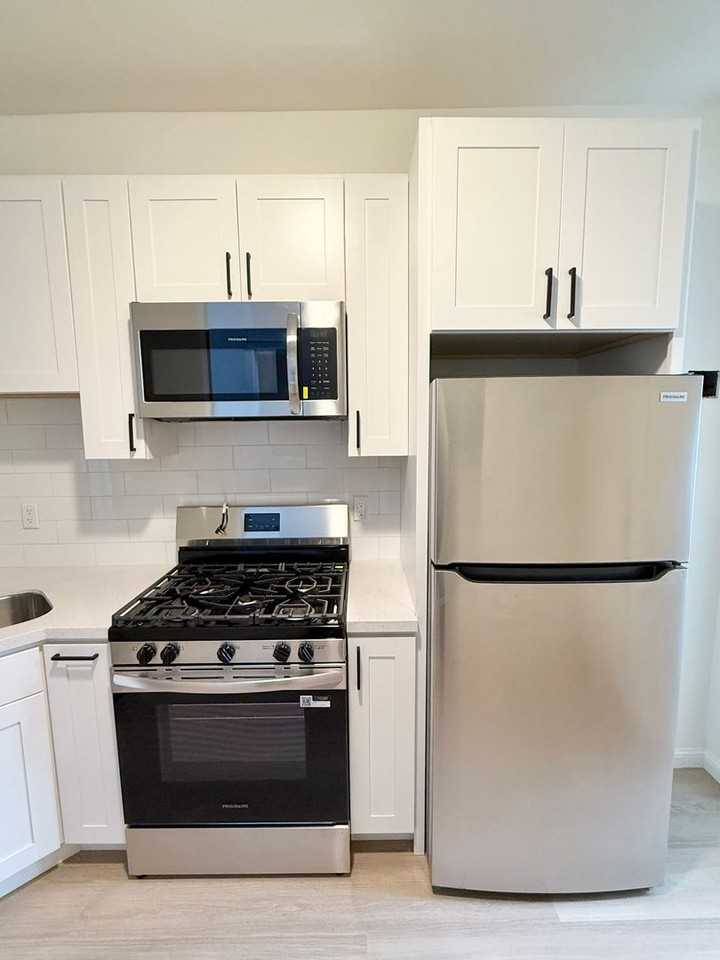 136 (2230-40 Bryant) - Photo 3 of 22