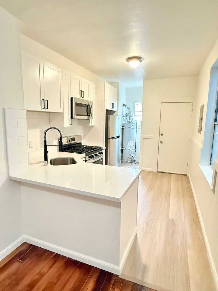 136 (2230-40 Bryant) - Photo 4 of 22