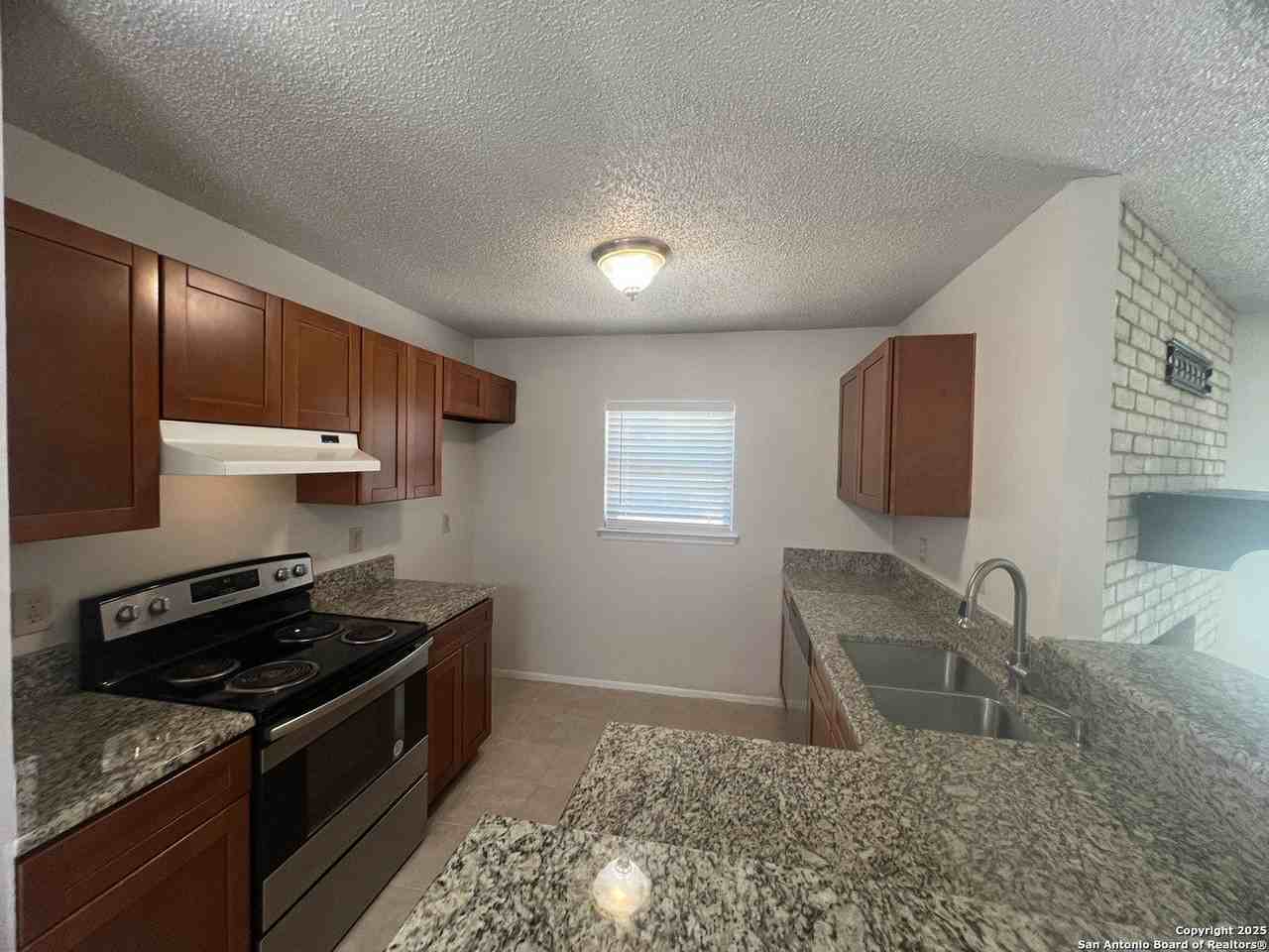 4947 Nuthatch Street - Photo 5 of 13