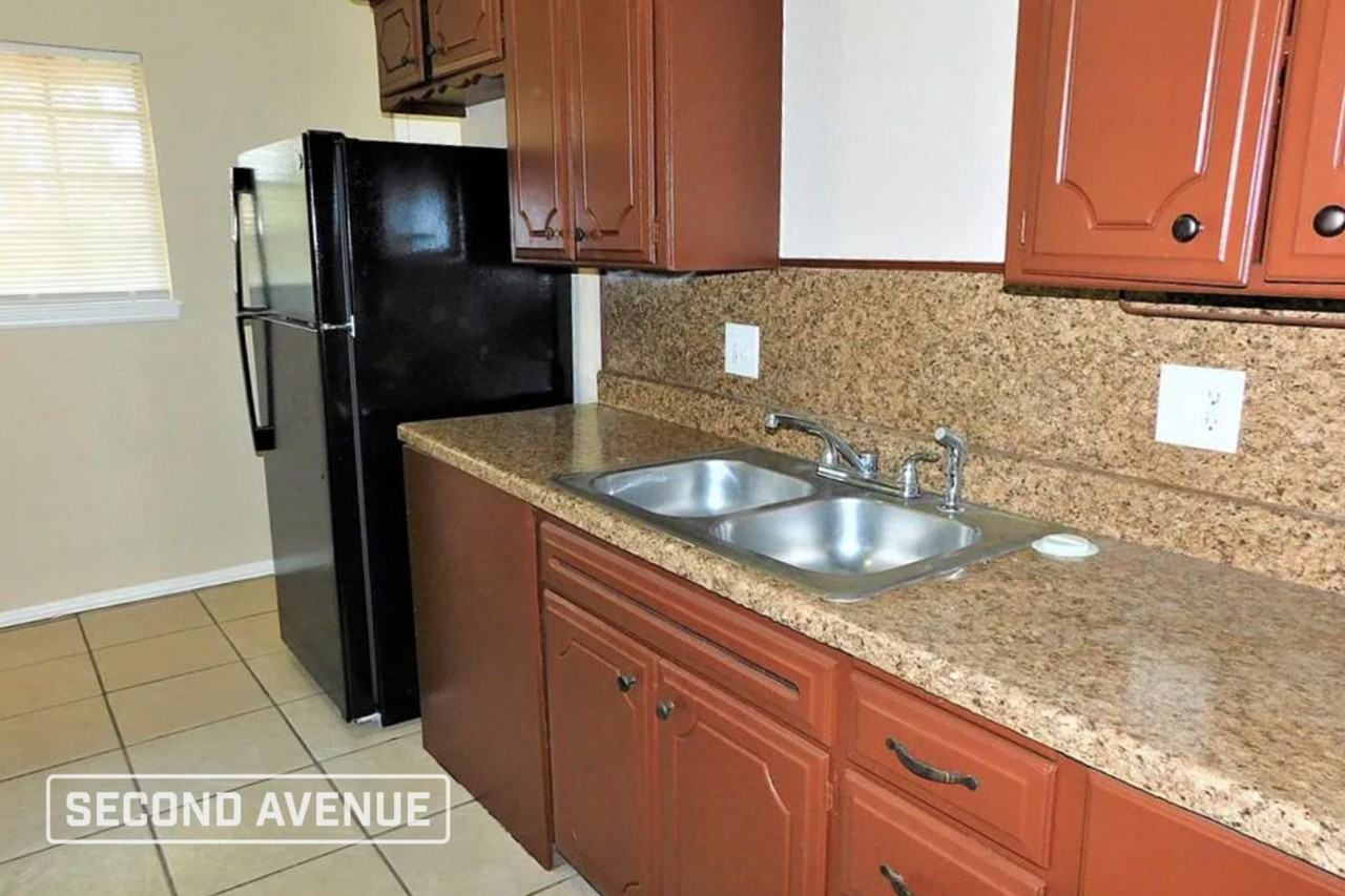 1129 Nw 103rd St - Photo 2 of 11