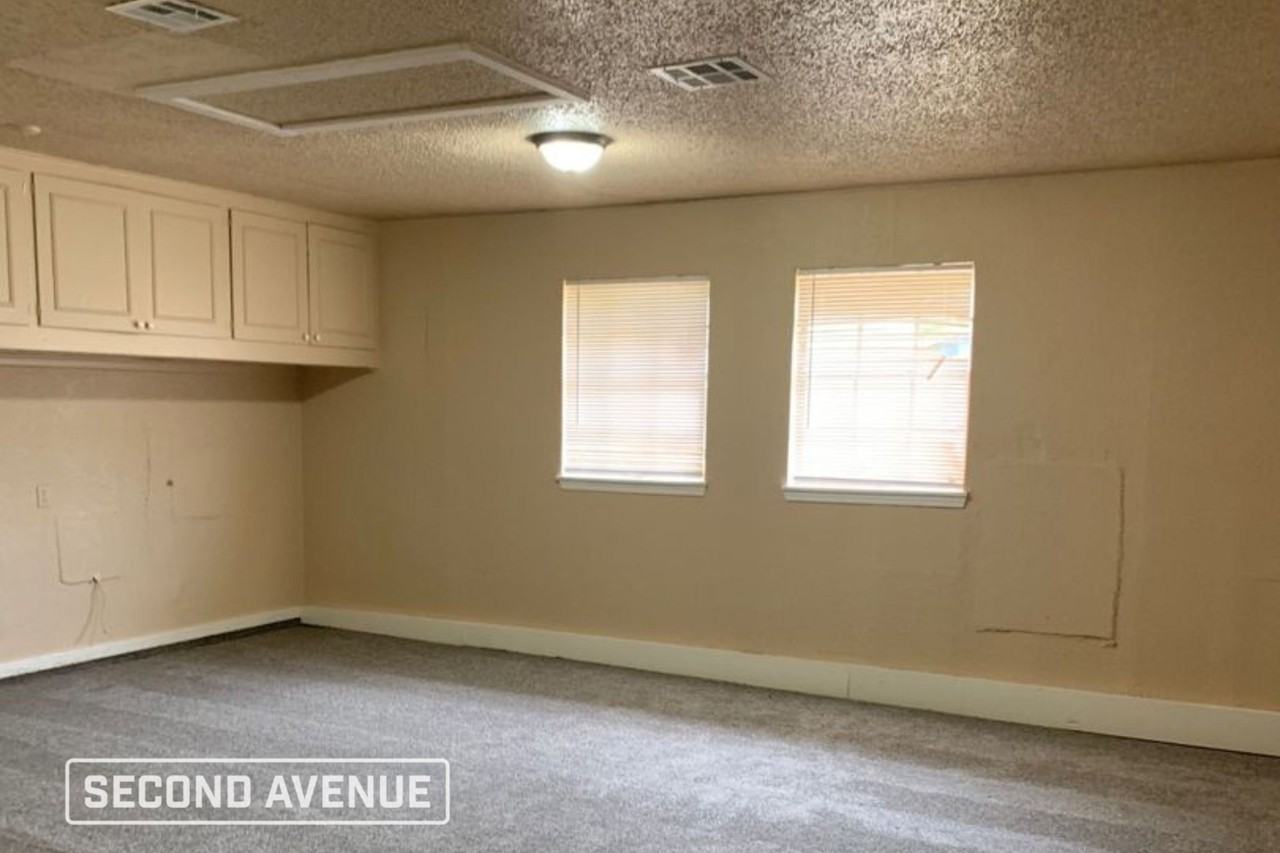 1129 Nw 103rd St - Photo 4 of 11