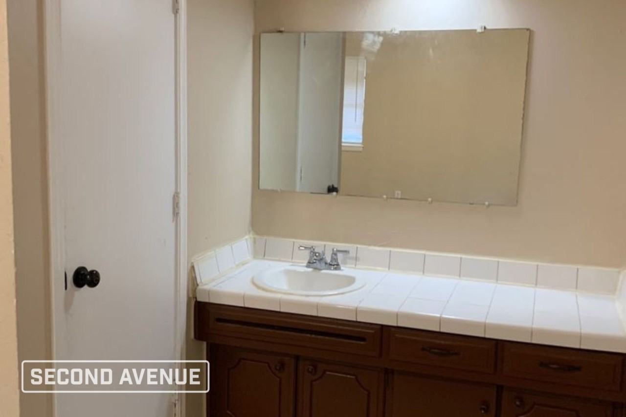 1129 Nw 103rd St - Photo 6 of 11