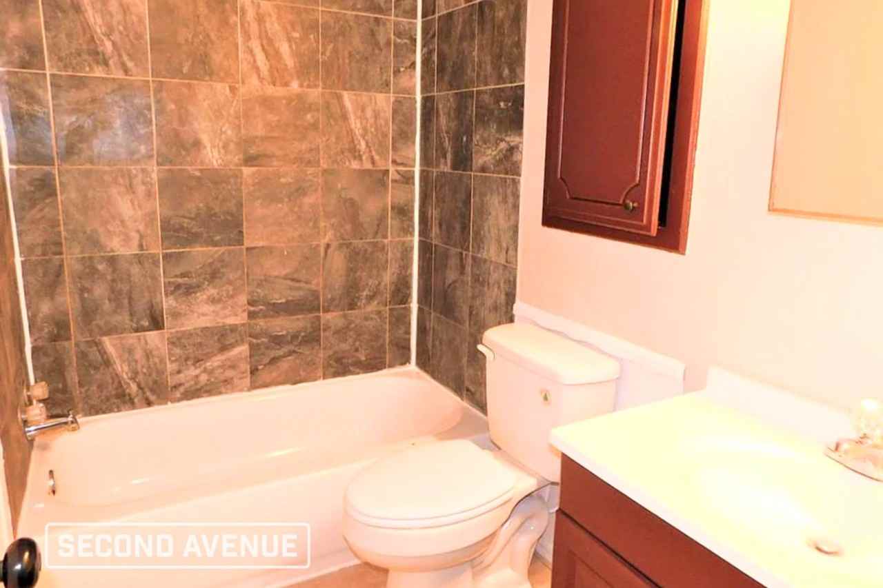 1129 Nw 103rd St - Photo 7 of 11