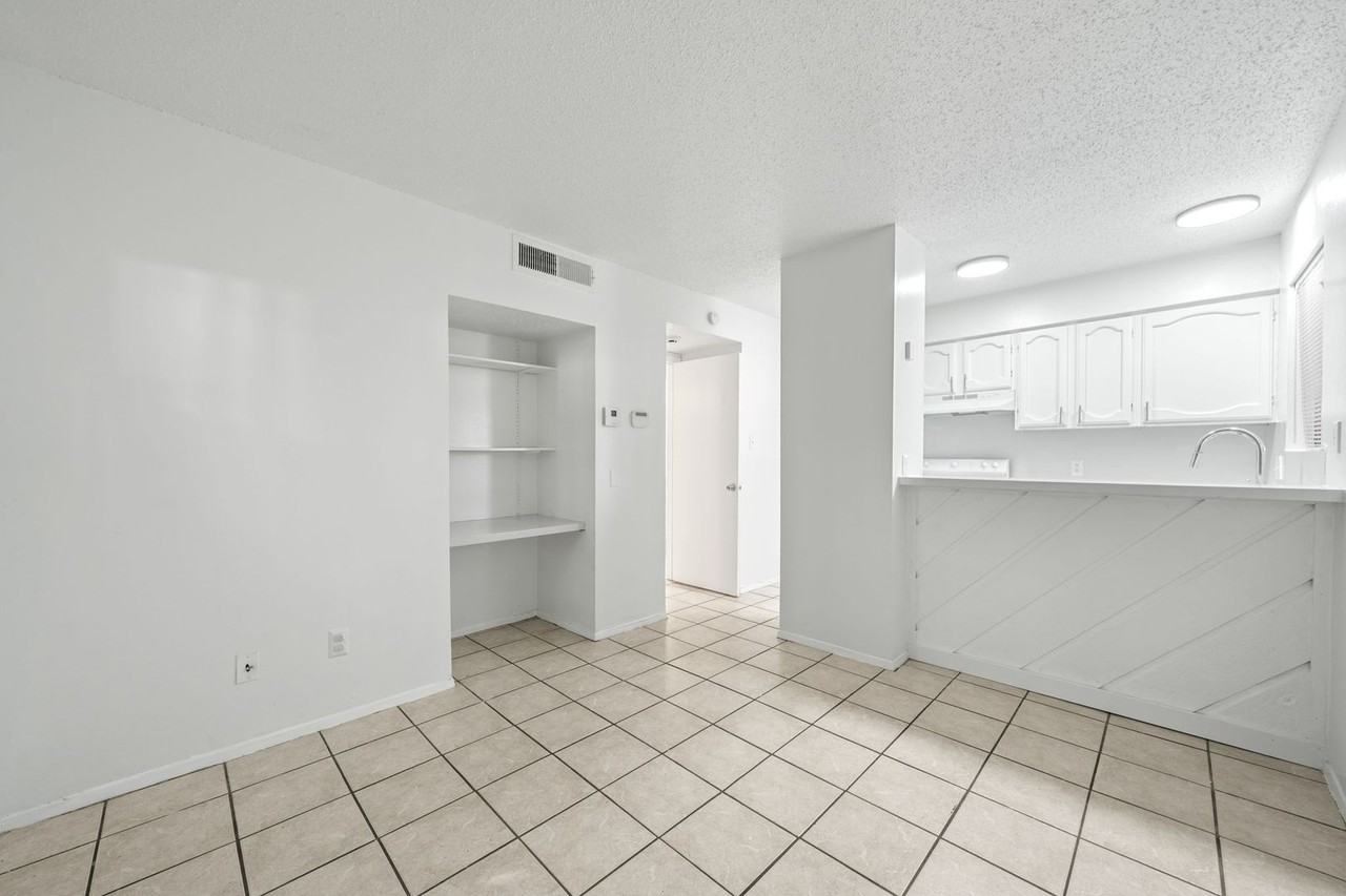 2410 Longview Condos (Mesquite Condos) - Photo 3 of 16