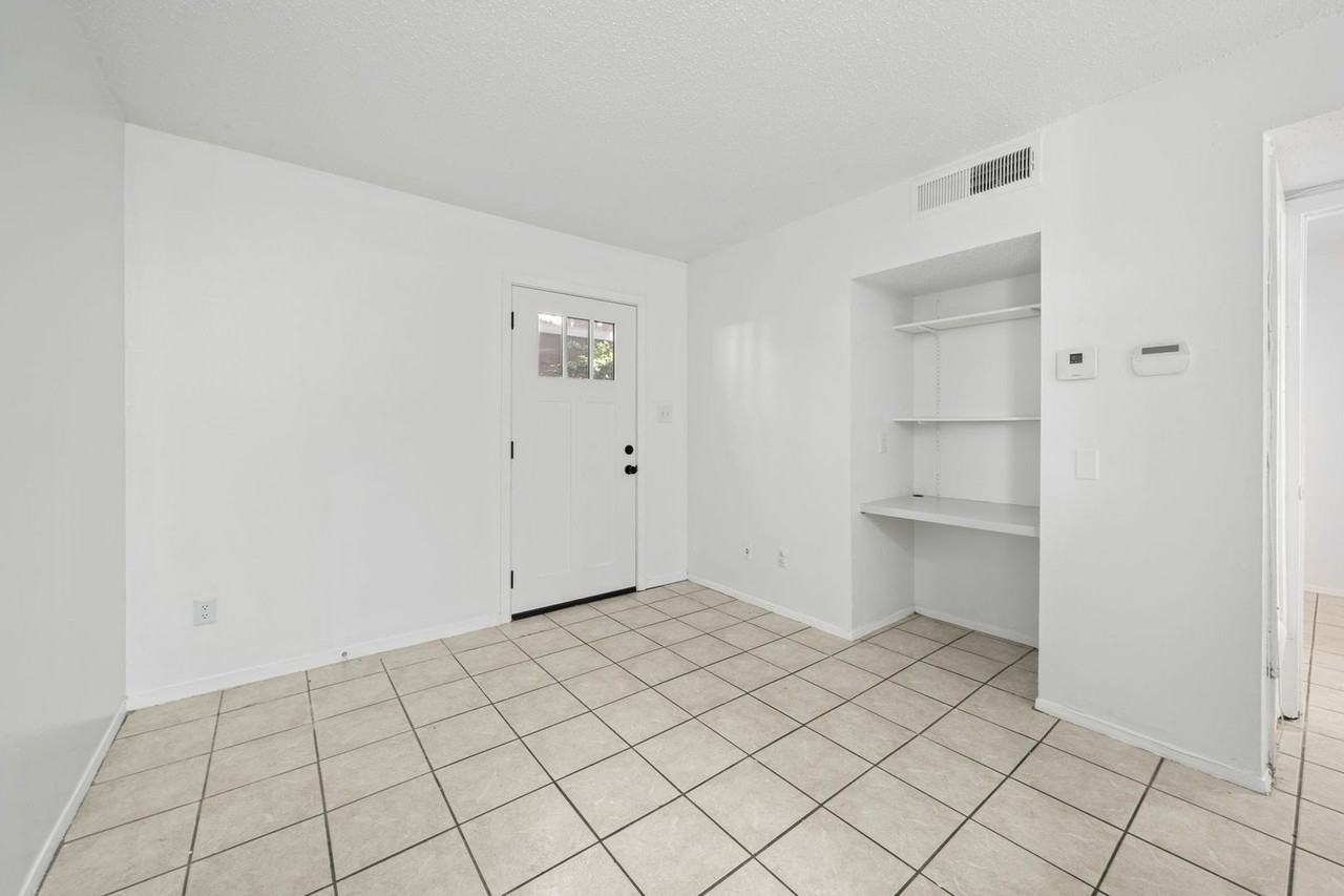 2410 Longview Condos (Mesquite Condos) - Photo 4 of 16