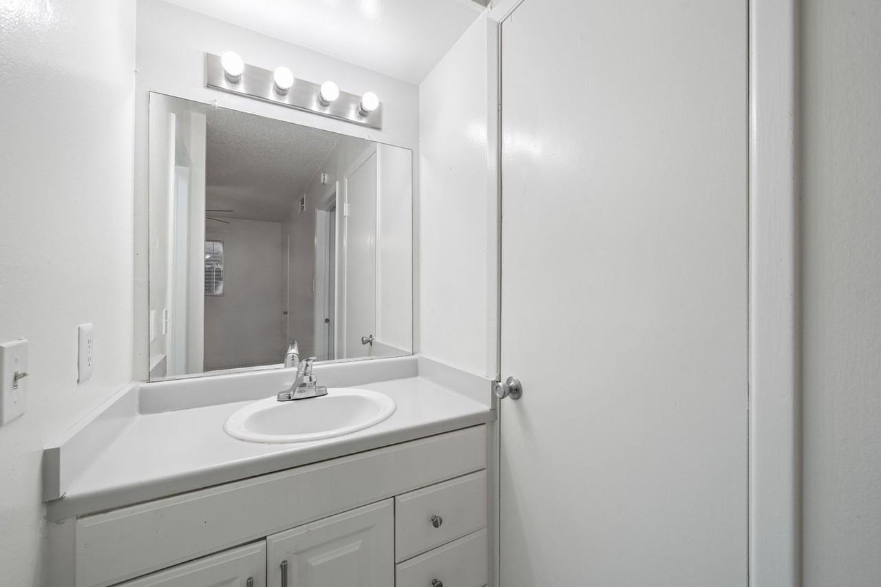 2410 Longview Condos (Mesquite Condos) - Photo 7 of 15