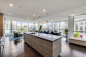 featured image of 708 Long Bridge Street #407