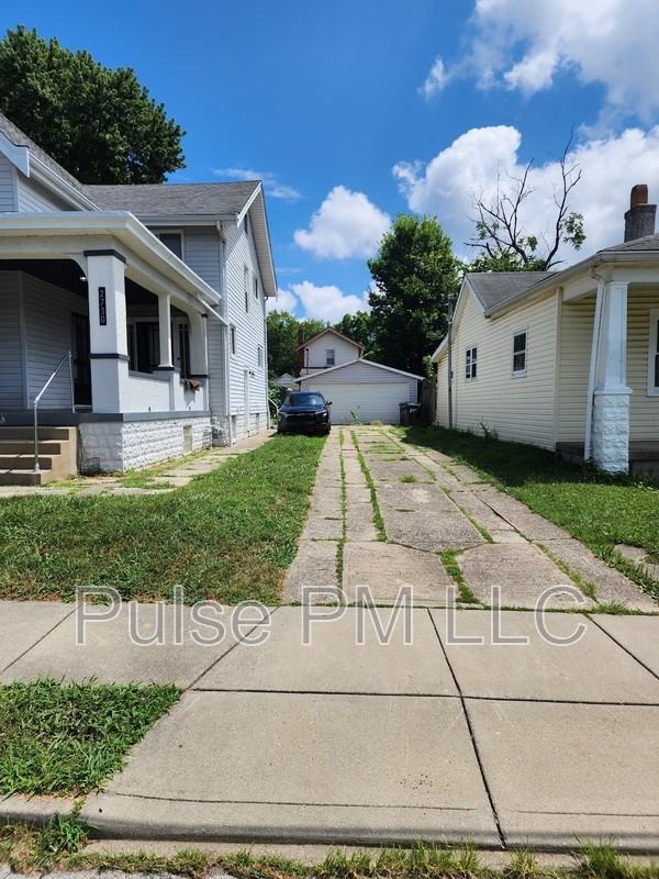 2730 Dakota Ave - Photo 3 of 23