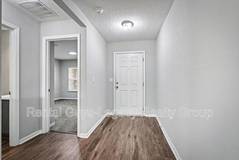 5054 Oak Bend Ave - Photo 5 of 44