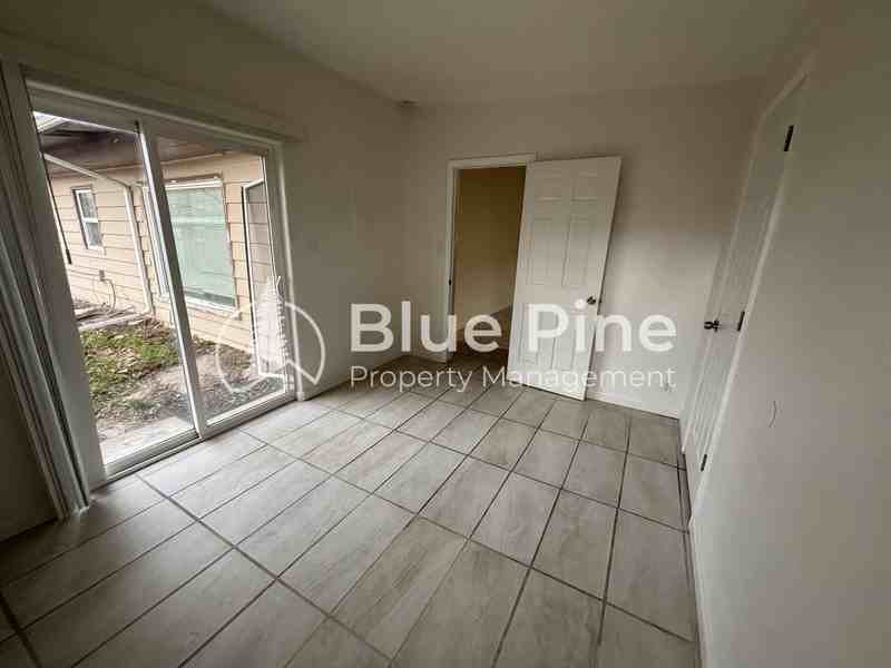 3551 Jason Ave #4 - Photo 7 of 9