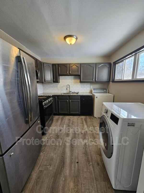 4108 Swift St - Photo 5 of 8