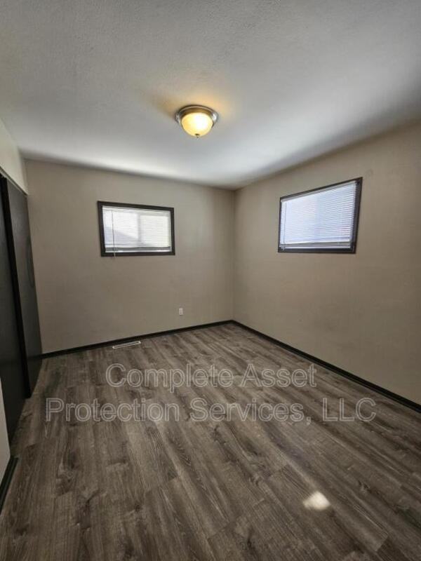 4108 Swift St - Photo 7 of 8