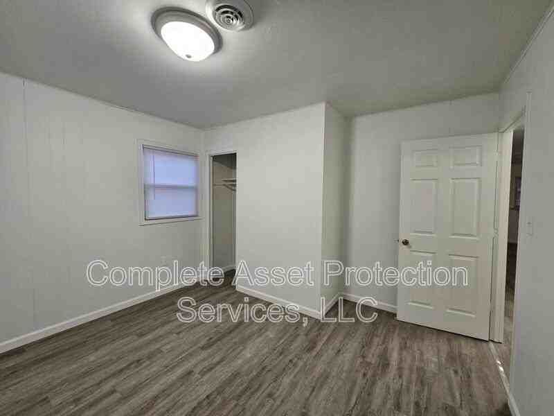 7525 Beech Avenue - Photo 3 of 13